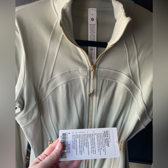 lululemon cropped define jacket in fog green with gold zippers - Picture 16 of 17